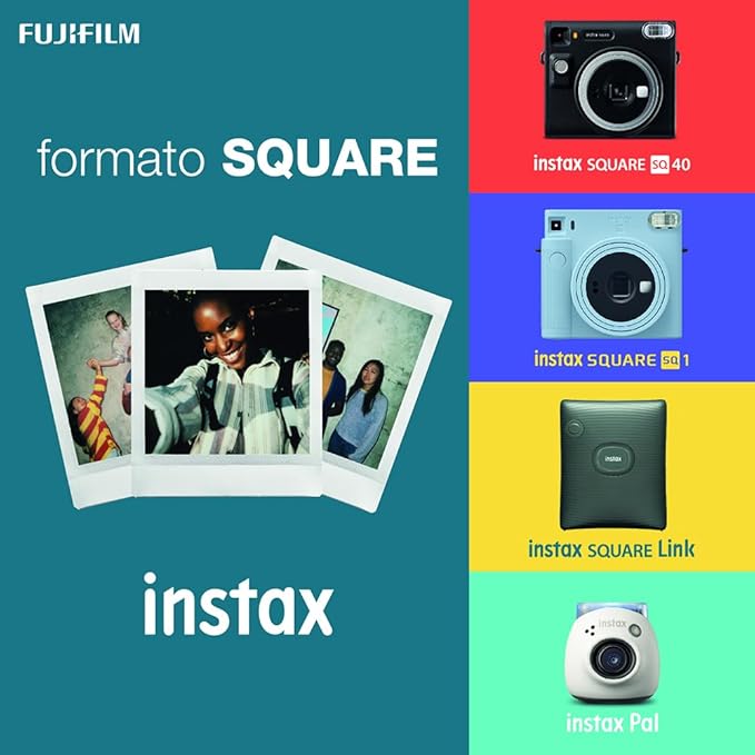 Varias fotos instantáneas Instax colgadas